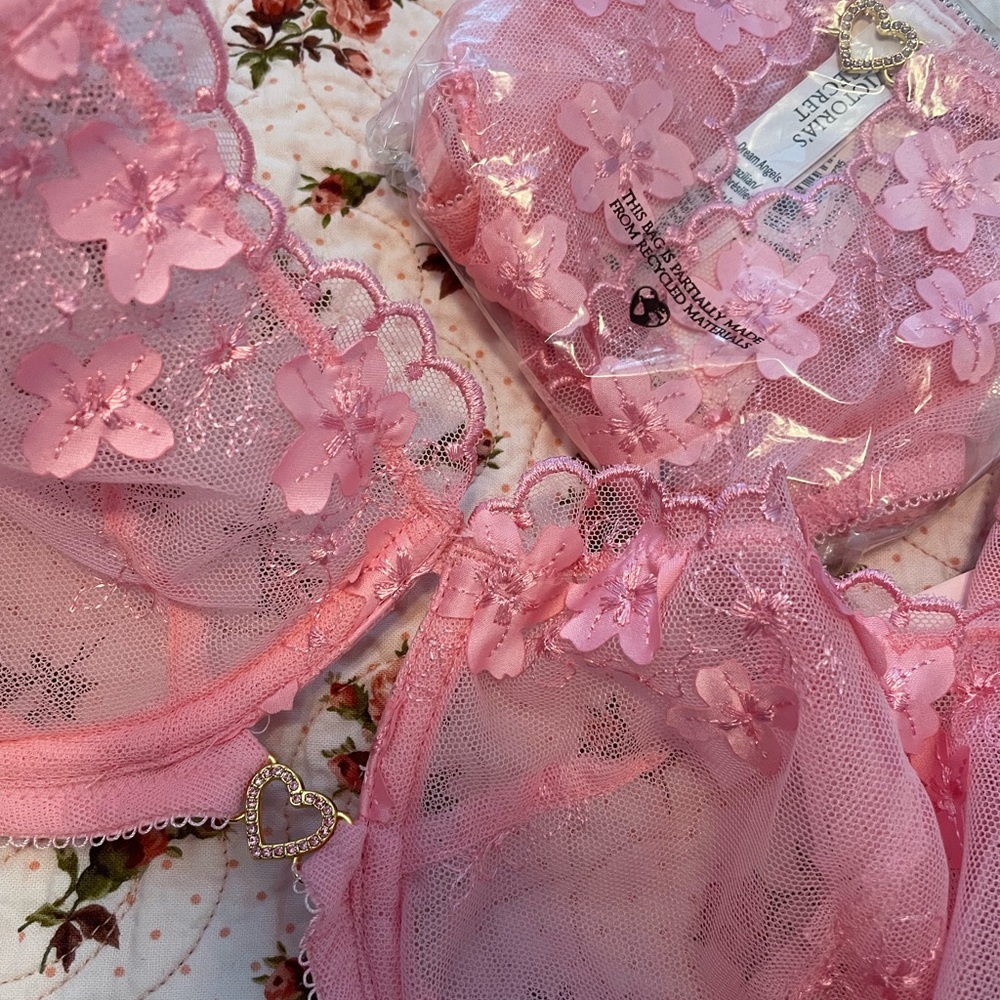 Victoria's Secret Pink Lace Bra Set